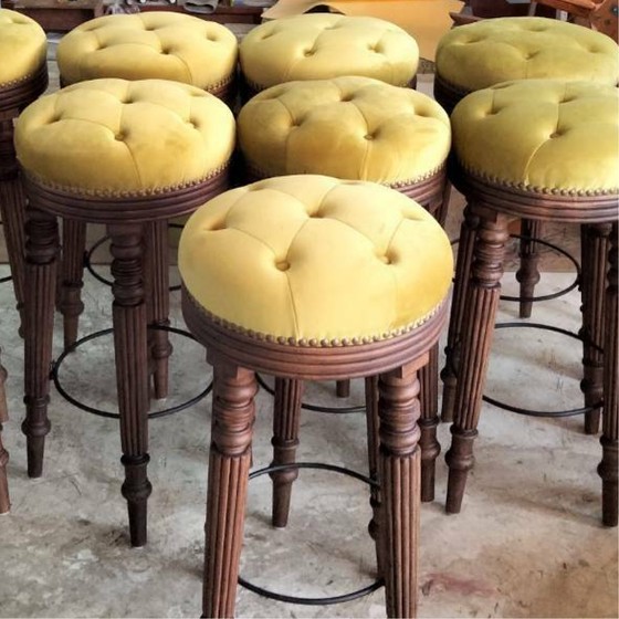 HIGH STOOL BAR